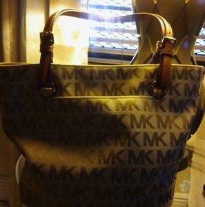 Meet your Posher, Sadie